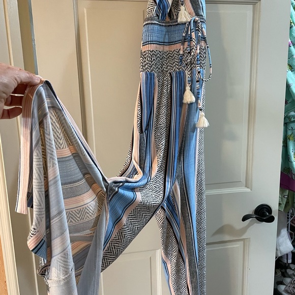 Venus XS fits small too with up to D cup halter jumpsuit EUC with pockets - Picture 11 of 14